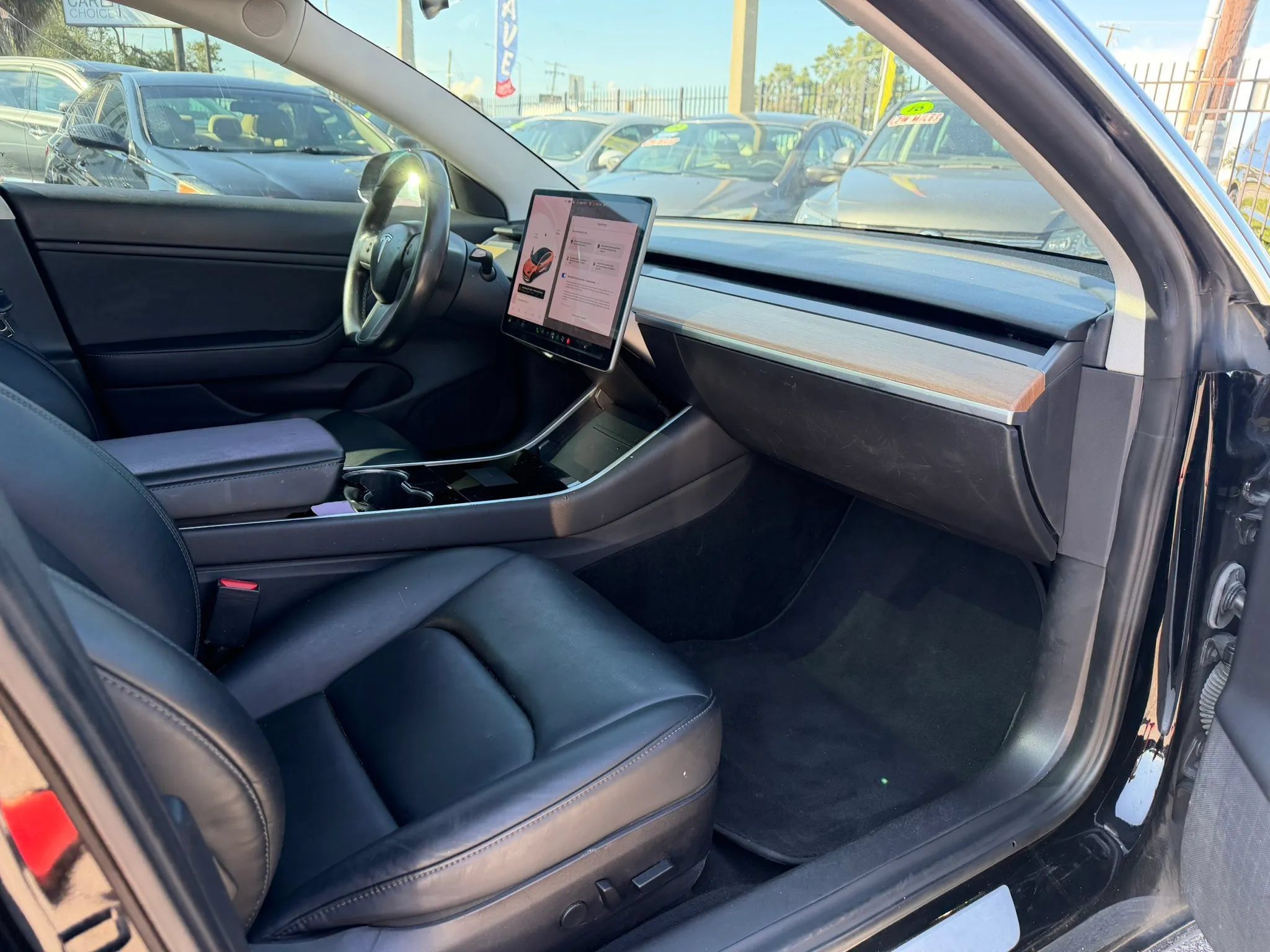 Used 2018 Tesla Model 3 Mid Range RWD image 9
