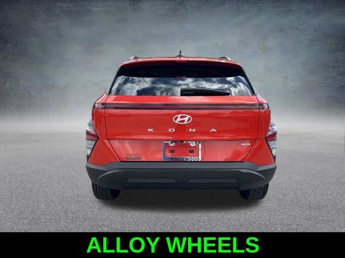 Used 2024 Hyundai Kona SEL AWD/4WD image 6