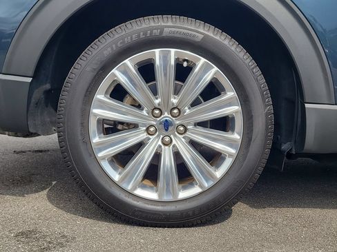 Used 2022 Ford Explorer Limited w/ Equipment Group 301A RWD image 5