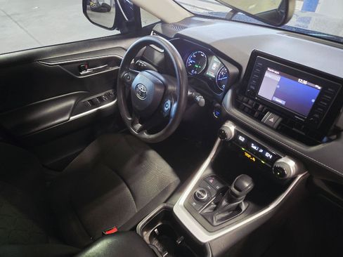 Used 2022 Toyota RAV4 XLE AWD/4WD image 36