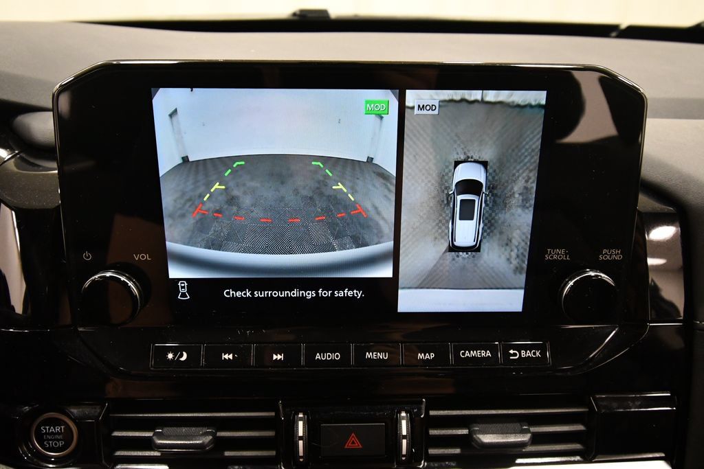 Used 2024 Nissan Pathfinder SL AWD/4WD image 26