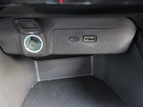 Used 2025 Chevrolet Trax LT w/ LT Convenience Package image 24