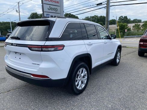 Used 2023 Jeep Grand Cherokee Limited AWD/4WD image 3