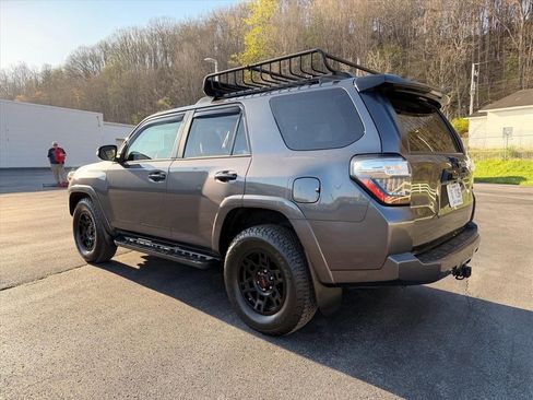 Used 2021 Toyota 4Runner Venture w/ Moonroof Package AWD/4WD image 7