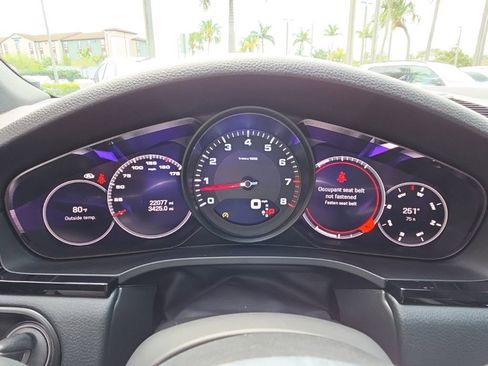 Used 2023 Porsche Cayenne Platinum Edition image 30