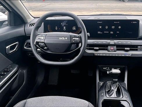 Used 2025 Kia K4 FWD image 5