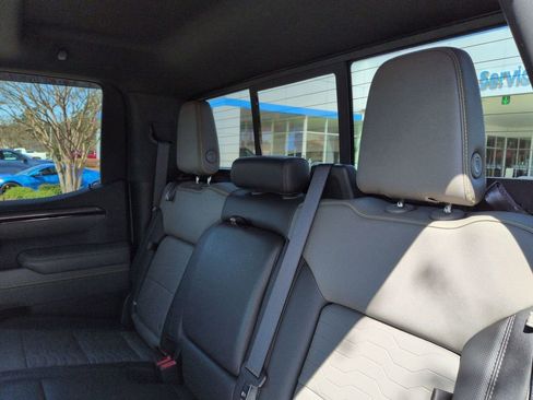 Used 2023 Chevrolet Silverado 1500 ZR2 w/ Technology Package AWD/4WD image 28