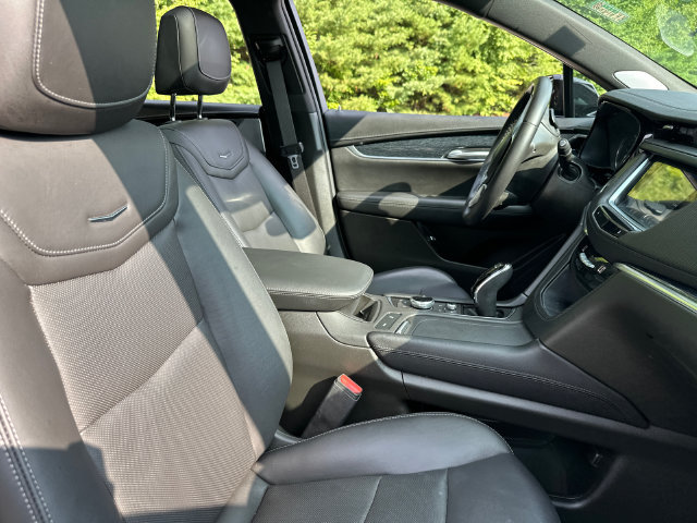 Used 2024 Cadillac XT5 Premium Luxury w/ LPO, Floor Liner Package AWD/4WD image 17