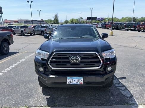 Used 2019 Toyota Tacoma SR5 AWD/4WD image 2