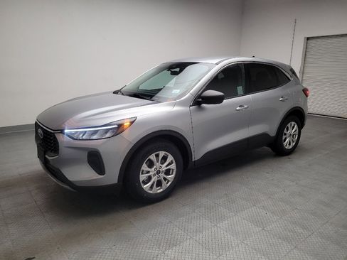 Used 2023 Ford Escape Active w/ Cold Weather Package FWD image 2