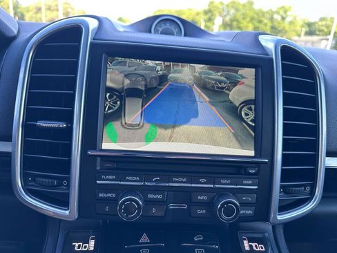 Used 2016 Porsche Cayenne AWD/4WD image 39