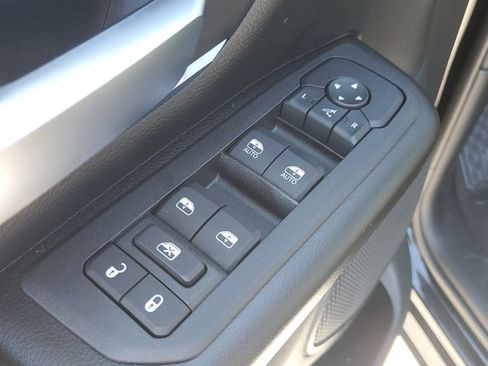 New 2026 RAM 1500 4x4 Crew Cab image 22