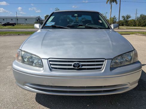 Used 2000 Toyota Camry FWD image 3