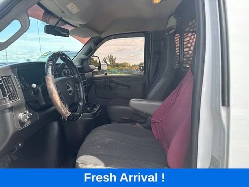 Used 2019 GMC Savana 2500 w/ Driver Convenience Package RWD image 2