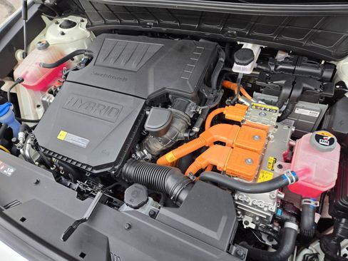 Certified 2023 Kia Niro SX Touring image 17