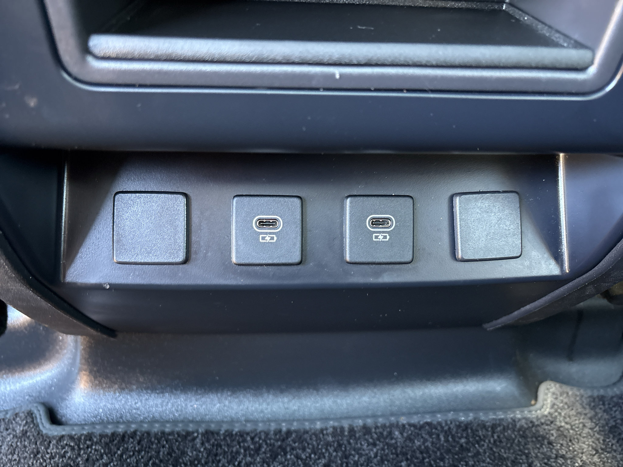 Used 2025 Land Rover Defender 110 S AWD/4WD image 15