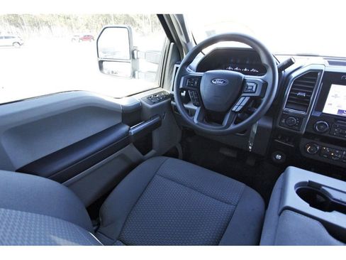 Used 2022 Ford F250 XLT w/ XLT Premium Package image 11