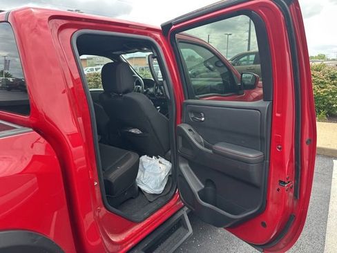 Used 2025 Nissan Frontier PRO-4X AWD/4WD image 13