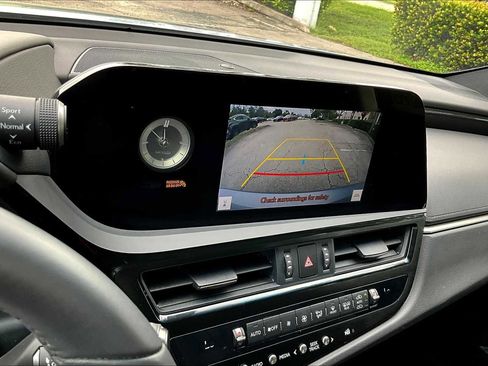 Used 2023 Lexus ES 350 image 24