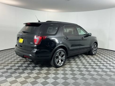 Used 2018 Ford Explorer Sport w/ Equipment Group 401A AWD/4WD image 5