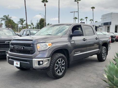 Used 2017 Toyota Tundra SR5 AWD/4WD image 2