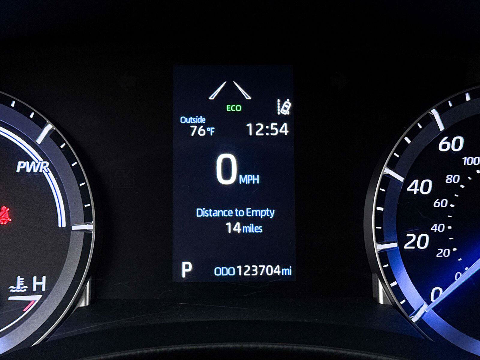 Used 2021 Toyota Highlander LE FWD image 38