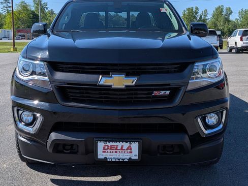 Used 2018 Chevrolet Colorado Z71 AWD/4WD image 2