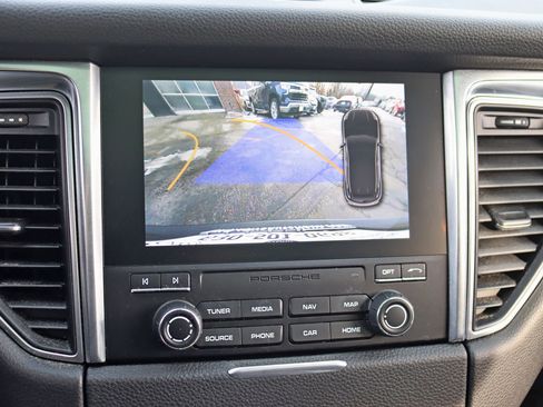 Used 2018 Porsche Macan Sport Edition image 21