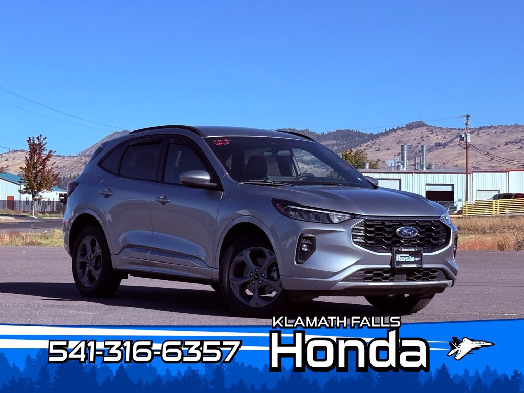 Used 2023 Ford Escape ST-Line Select w/ Tech Pack #1 AWD/4WD image 1