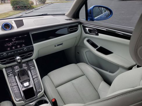 Used 2021 Porsche Macan S image 23