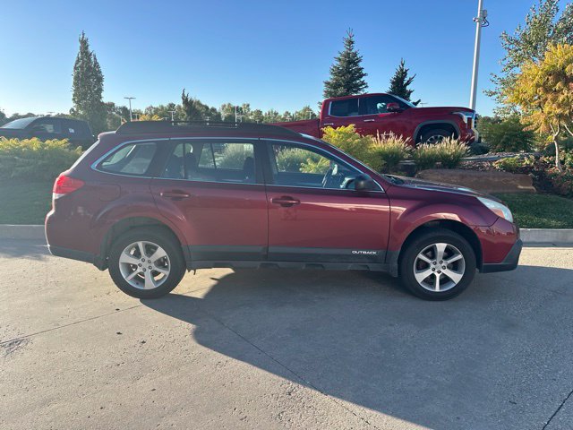 Used 2014 Subaru Outback 2.5i w/ Alloy Wheel Package AWD/4WD image 2