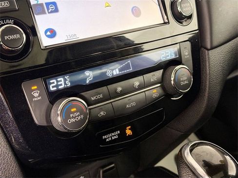 Used 2017 Nissan Rogue SL image 15