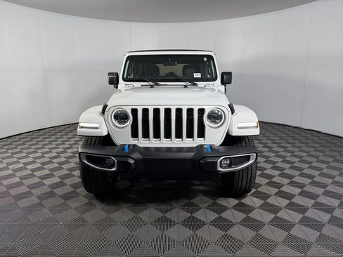 Used 2023 Jeep Wrangler Unlimited Sahara AWD/4WD image 7