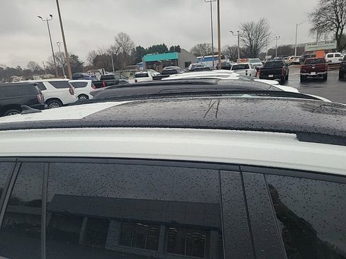 Used 2024 Volkswagen Atlas Peak Edition SE image 10