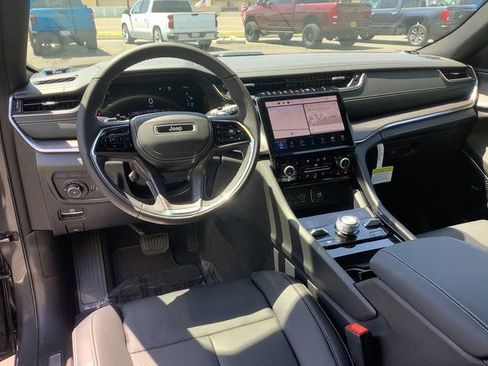 New 2023 Jeep Grand Cherokee Overland w/ Luxury Tech Group IV image 6