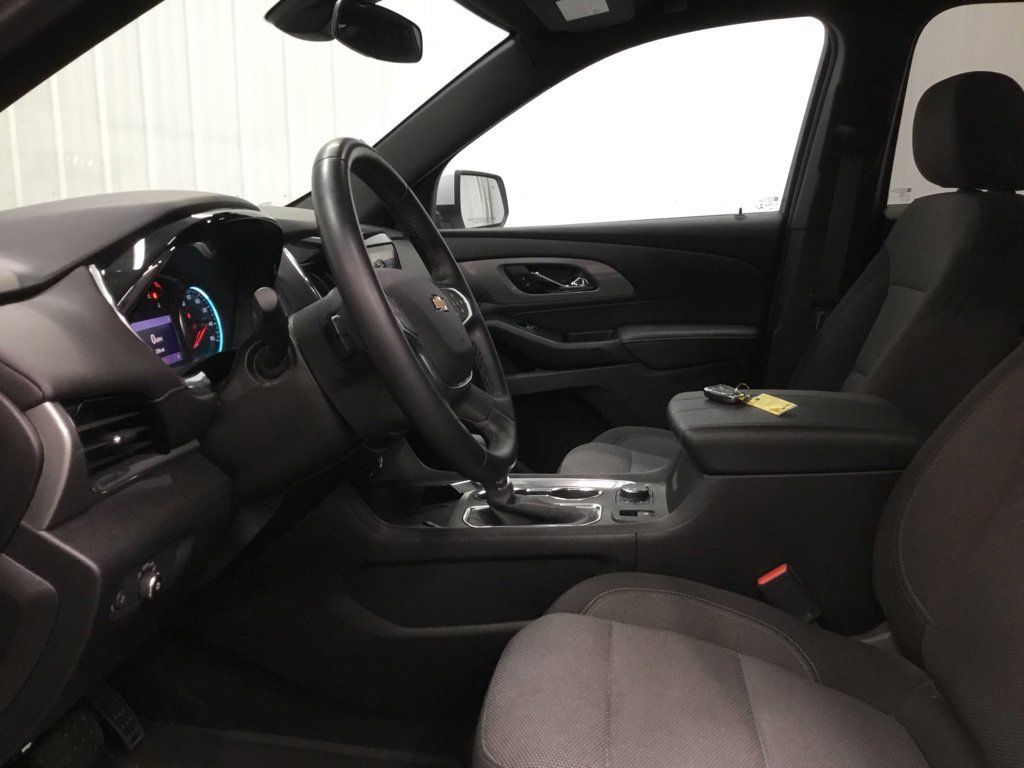 Used 2023 Chevrolet Traverse LT FWD image 5