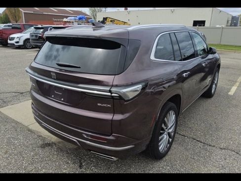 Used 2026 Buick Enclave Avenir AWD/4WD image 2