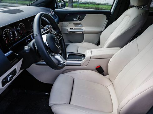 Certified 2025 Mercedes-Benz GLA 250 image 18