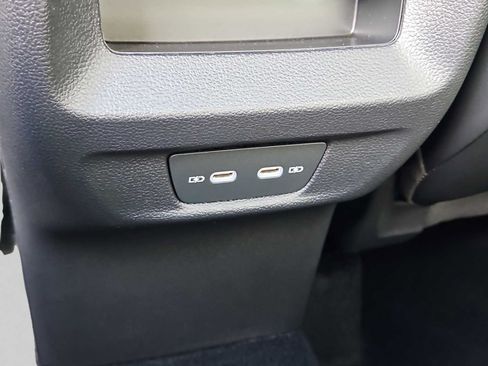 Used 2025 Volkswagen Tiguan SE w/ Panoramic Sunroof Package AWD/4WD image 20