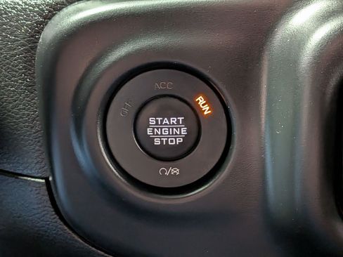 Used 2020 Jeep Gladiator Overland AWD/4WD image 26