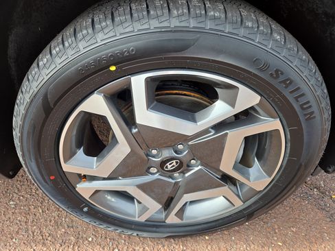 Used 2023 Hyundai Palisade SEL w/ Premium Package image 9