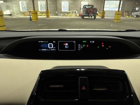 Certified 2016 Toyota Prius Four image 33