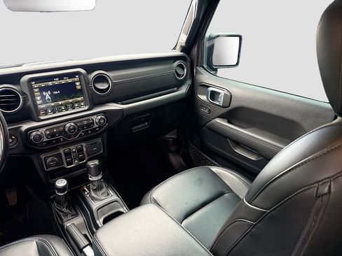 Used 2021 Jeep Wrangler Unlimited Sahara w/ Cold Weather Group AWD/4WD image 25