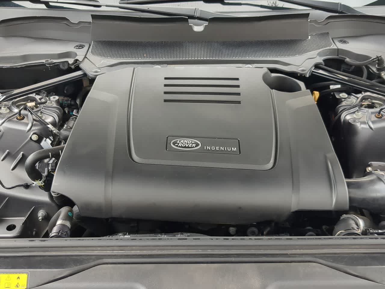 Certified 2025 Land Rover Discovery S AWD/4WD image 13