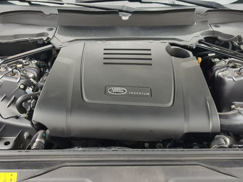 Used 2025 Land Rover Discovery S AWD/4WD image 13