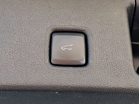 Certified 2022 Ford Escape SE w/ SE Sport Appearance Package image 28