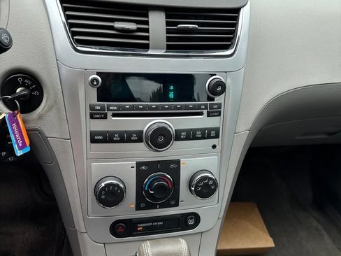 Used 2009 Chevrolet Malibu LT w/ Premium Audio Package FWD image 6