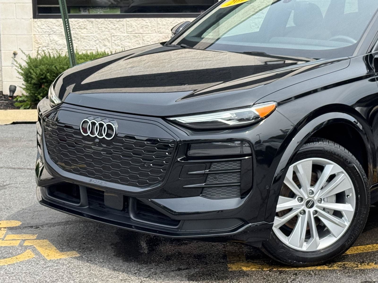 Used 2025 Audi Q6 e-tron Premium w/ Convenience Package RWD image 3
