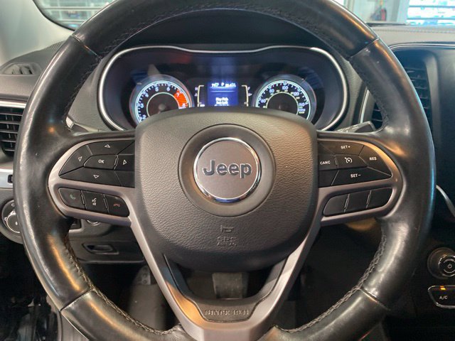 Used 2019 Jeep Cherokee Latitude Plus w/ Comfort/Convenience Group AWD/4WD image 18