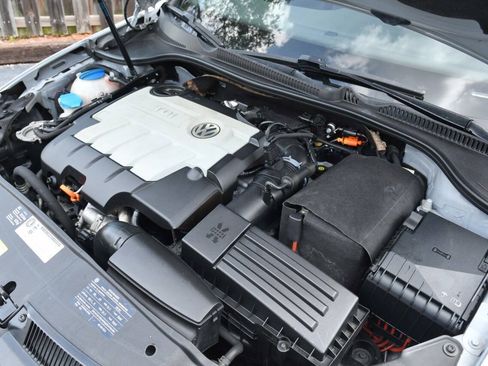 Used 2011 Volkswagen Golf TDI FWD image 29